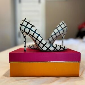 Kate Spade - cream/black snake print pump